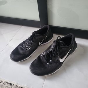 Nike shoes size 10